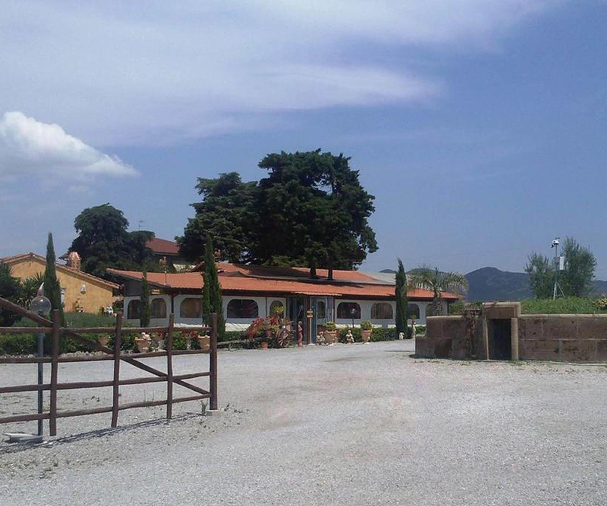 Marina di Cerveteri Agriturismo Borgo Dell'Aschetto מראה חיצוני תמונה